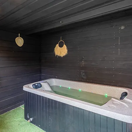 L'etoile - 3 De Charme & Jacuzzi Apartment